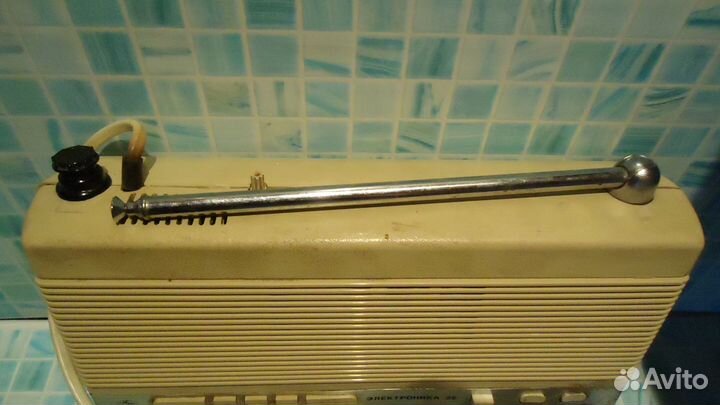 Часы-радиоприемник Электроника 25