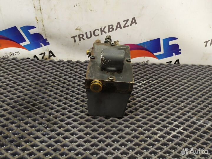 Насос подъема кабины