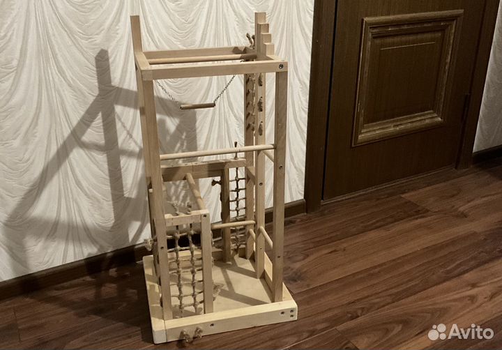 Присада для попугаев (игровой стенд)