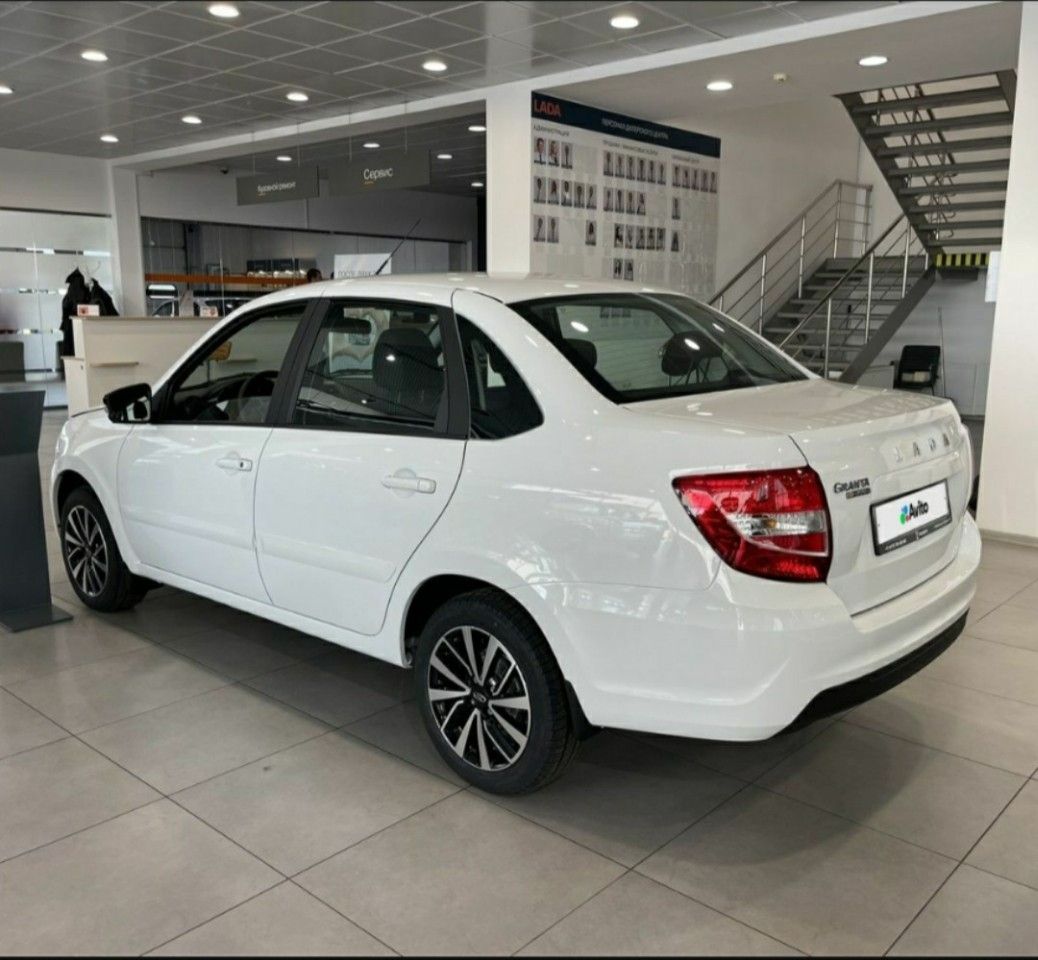 ВАЗ (LADA) Granta: фото владельца