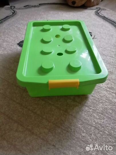 Ящик пластиковый с крышкой