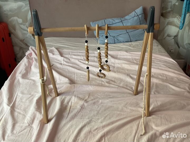 Мобиль на кроватку деревянный