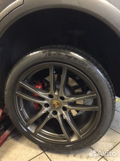 Pirelli P Zero 285/40 R21 и 315/35 R21