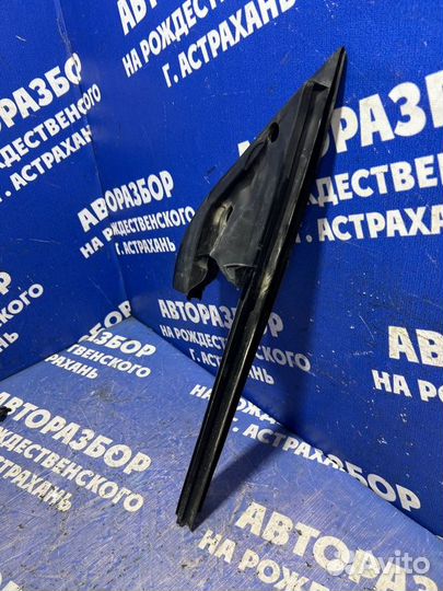 Уплотнитель стекла двери Volkswagen Passat Cc