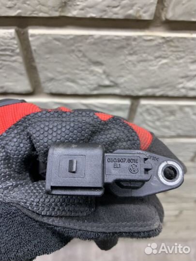 Skoda Yeti Датчик положения распредвала