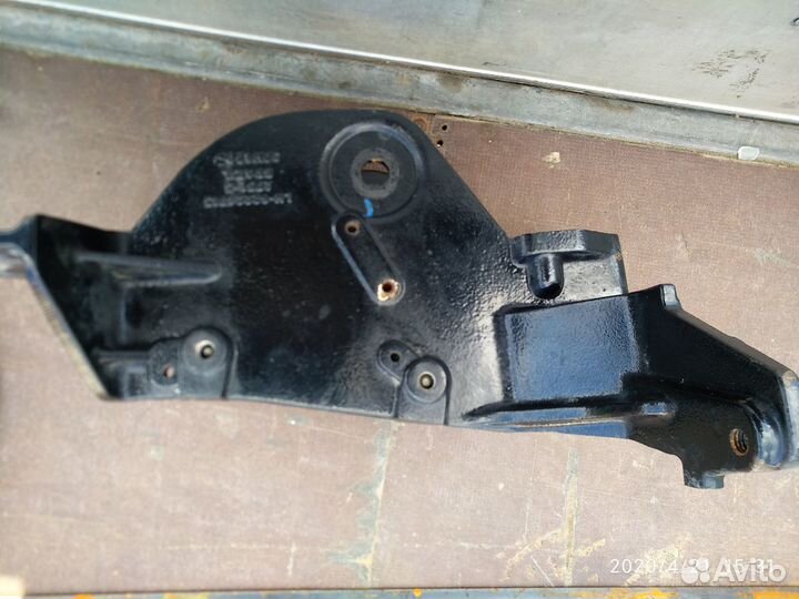 82226715 LH Кронштейн кабины Renault range gama T