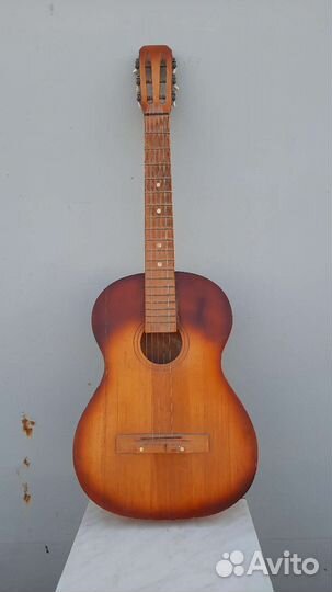 Гитара шестиструнная производства СССР
