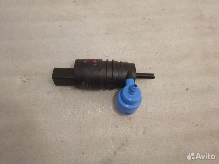 Насос омывателя лобового стекла Volkswagen Tiguan