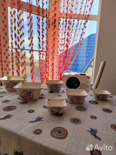 Набор салатников с ручной подглазурной росписью