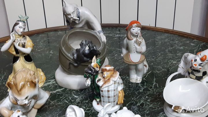 Фарфоровая Статуэтка