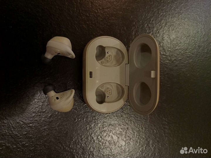 Наушники Samsung Gear iconX