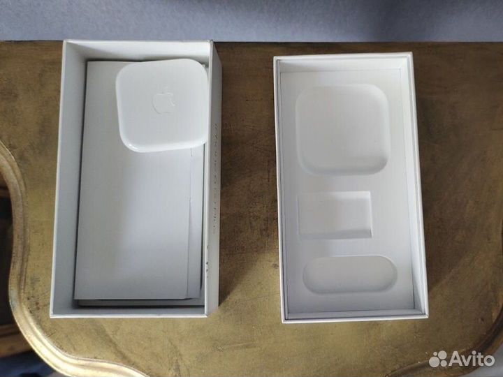 Коробка от iPhone 6s plus 2015 год