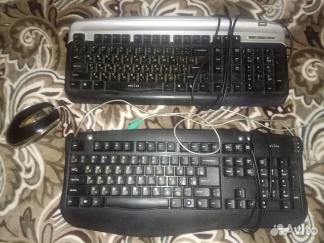 Две клавиатуры и проводная мышь