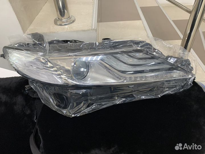 Фары Toyota Camry V70-75
