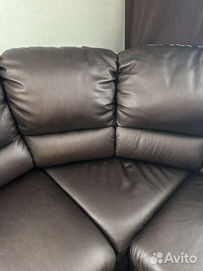 Кожаный угловой диван бу