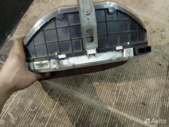 Приборка, панель Мазда фамилия, 323