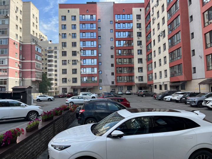 3-к. квартира, 82 м², 9/9 эт.