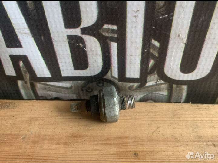 Сузуки Гранд Витара 2.0 датчик давления масла