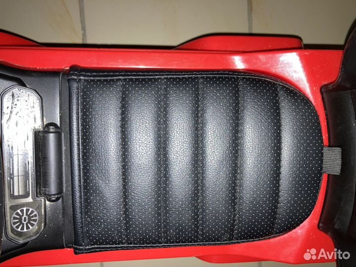 Машина каталка с ручкой