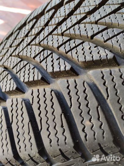 Goodyear UltraGrip Ice 2 235/40 R18