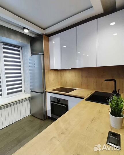 Угловая кухня в студию от производителя