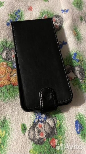Чехол на телефон