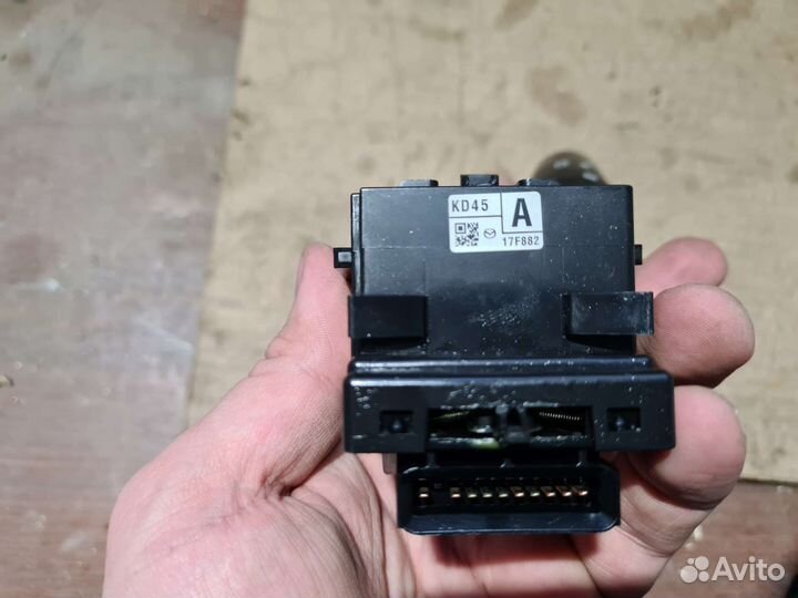 Подрулевой переключатель mazda