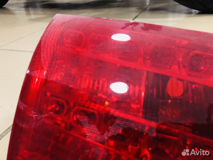 Задние фонари крышки багажника Audi A6 C6