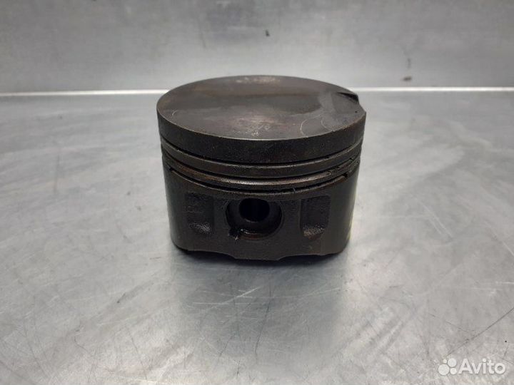 Поршень Audi A4 B5 1994-2001 седан 1.8 ADR 1995