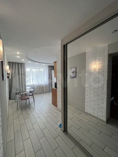 2-к. квартира, 87,2 м², 1/6 эт.