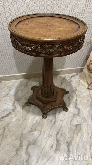 Стол Франция с латуными элементами