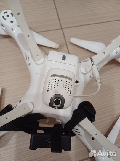 Радиоуправляемый квадрокоптер Syma X8PRO