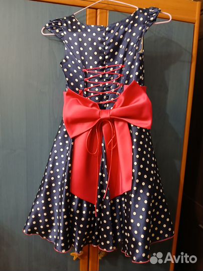 Праздничное платье для девочки 128-134