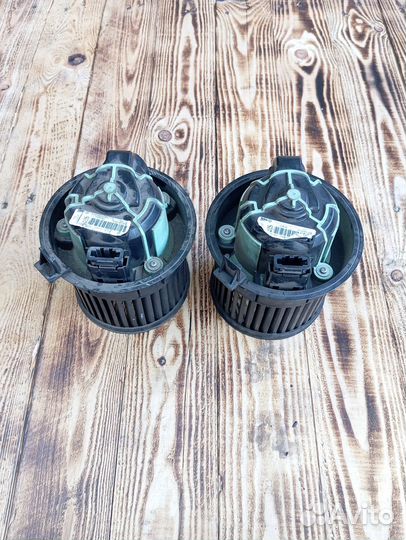 Мотор печки,вентилятор отопителя Пежо 308