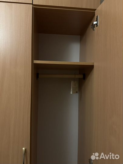 Шкаф распашной двухстворчатый с полками