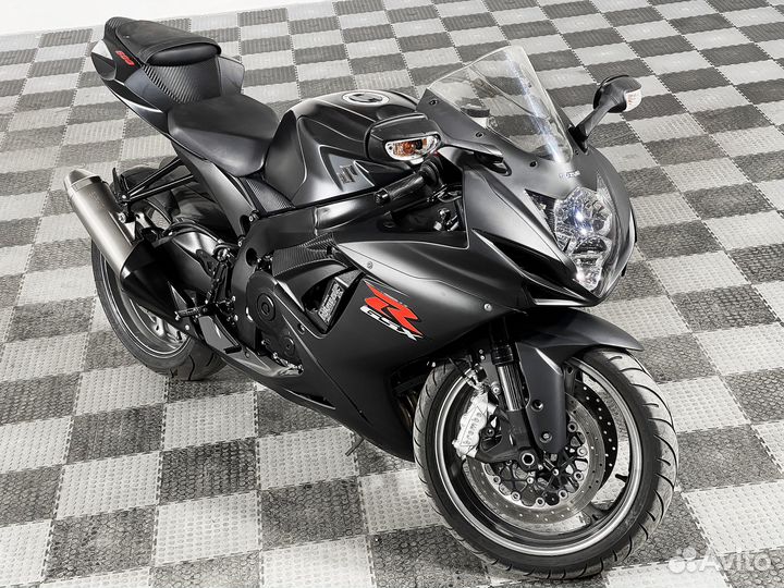 Suzuki GSX-R 600 2017 года 4400км