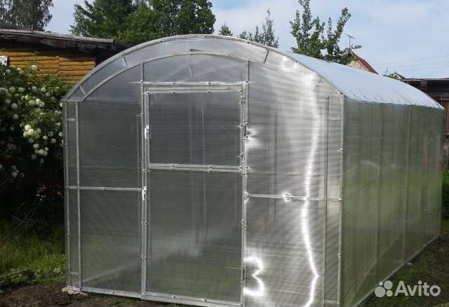 Теплицы сергиев посад. Теплица поликарбонат сергиев посад. Сергиево посадский завод теплиц. Теплица 4 на 4 из поликарбоната. Парник полукруглый.