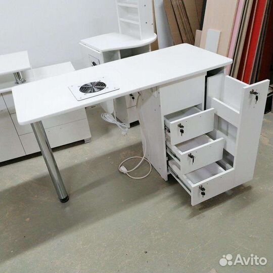 Маникюрный стол складной бу