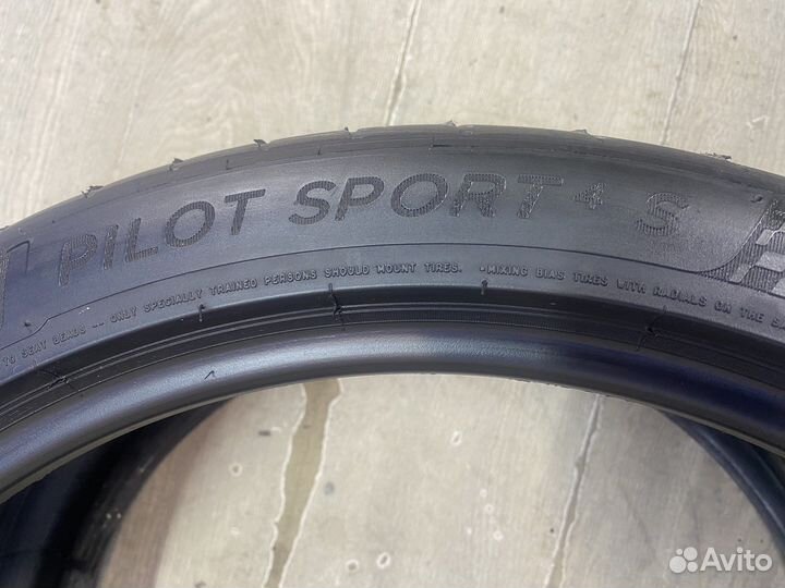 Michelin Pilot Sport 4 S 265/35 R20