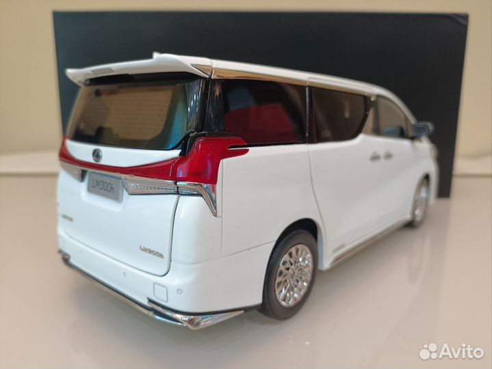 Lexus LM300 I (19-23) Белый 1:18