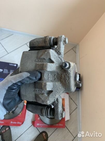 Суппорта передние левый и правый KIA/Hyundai