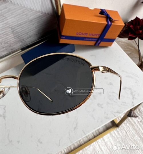 Солнцезащитные очки LV