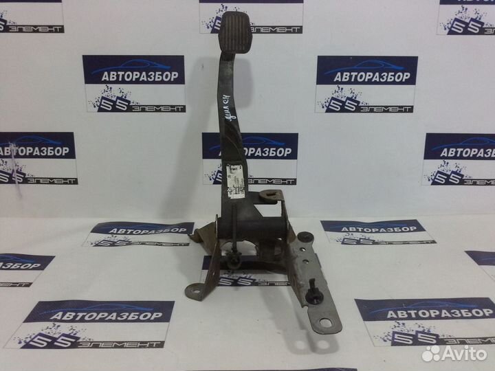 Педаль сцепления Ford Focus 2