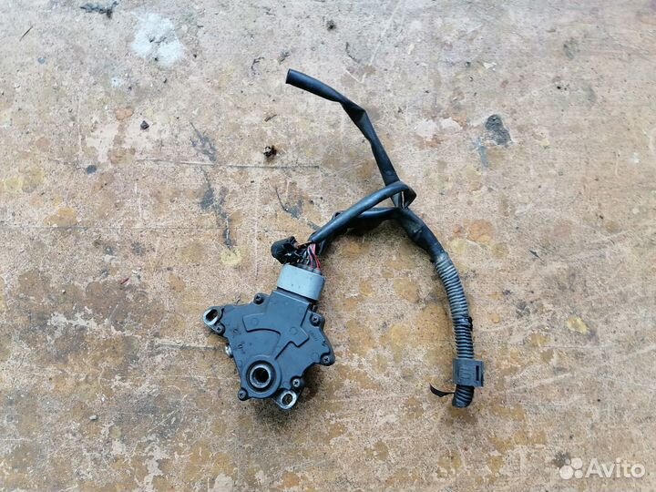 Датчик положения АКПП Toyota Avensis ST220 3S-FE 8