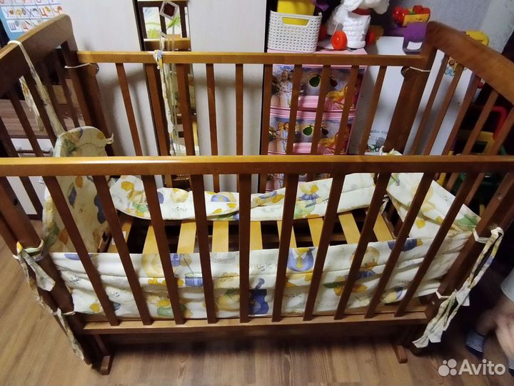 Детская кроватка с поперечным маятником + Мобиль