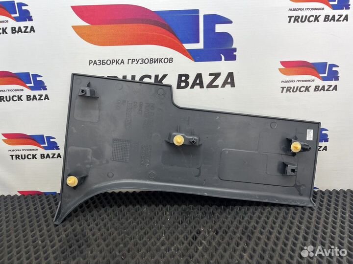 Накладка передней стойки Renault T