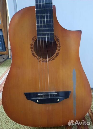 Акустическая гитара б/у