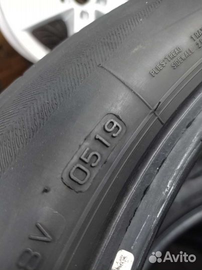 Bridgestone Potenza S001 245/45 R19 и 275/40 R19 101Y