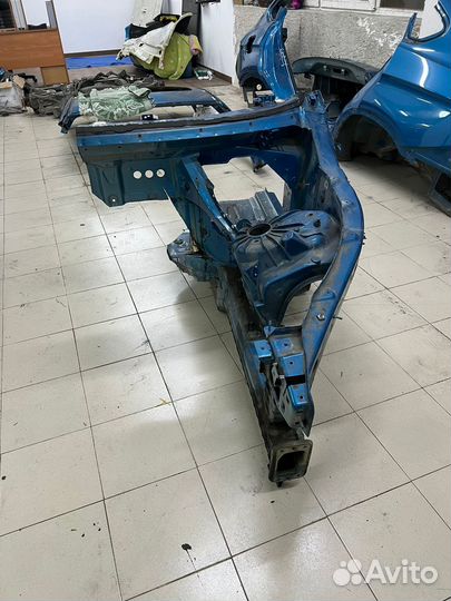 Передняя четверть BMW X6 M F86