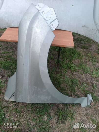 Продам запчасти Капот от хрей под ремонт